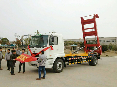 佳恒閃耀登場 華菱星馬新兵之背罐車與水泥車